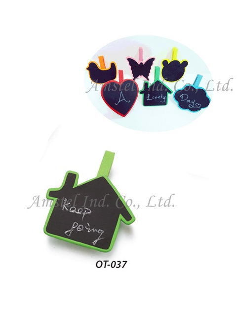 Wooden clip with blackboard