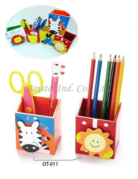 Wooden pen holder-Animal style